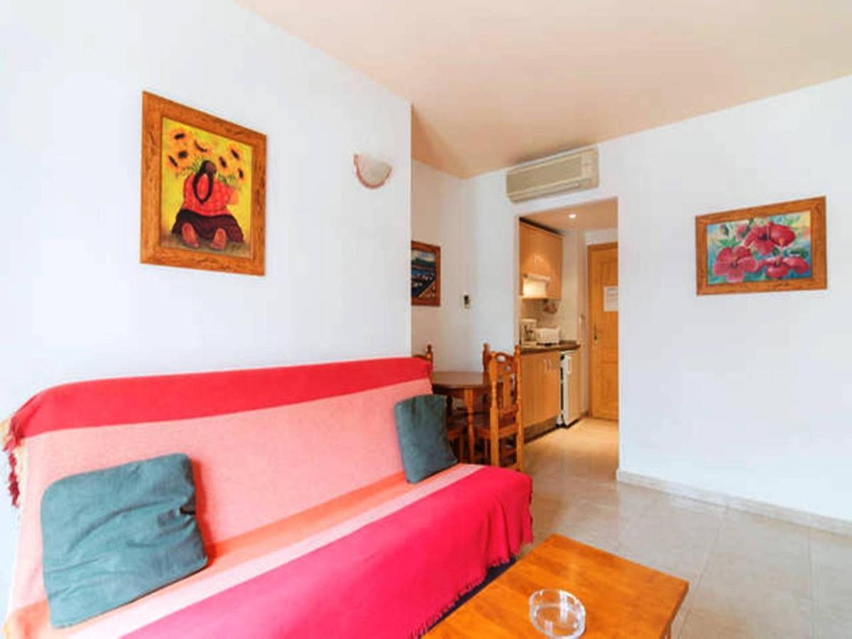Apartamentos Vicenta Carihuela By Playa Miguel Torremolinos Kültér fotó