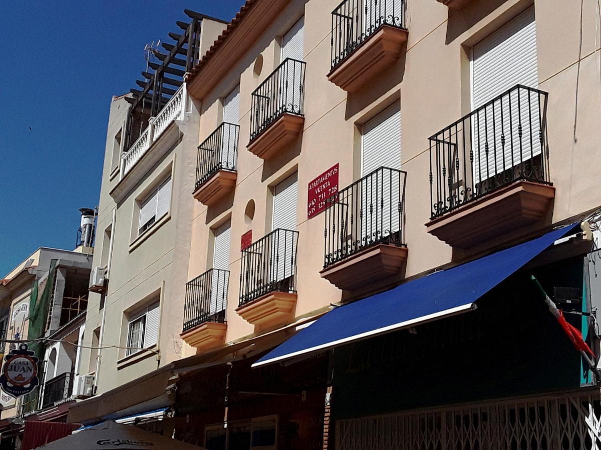 Apartamentos Vicenta Carihuela By Playa Miguel Torremolinos Kültér fotó